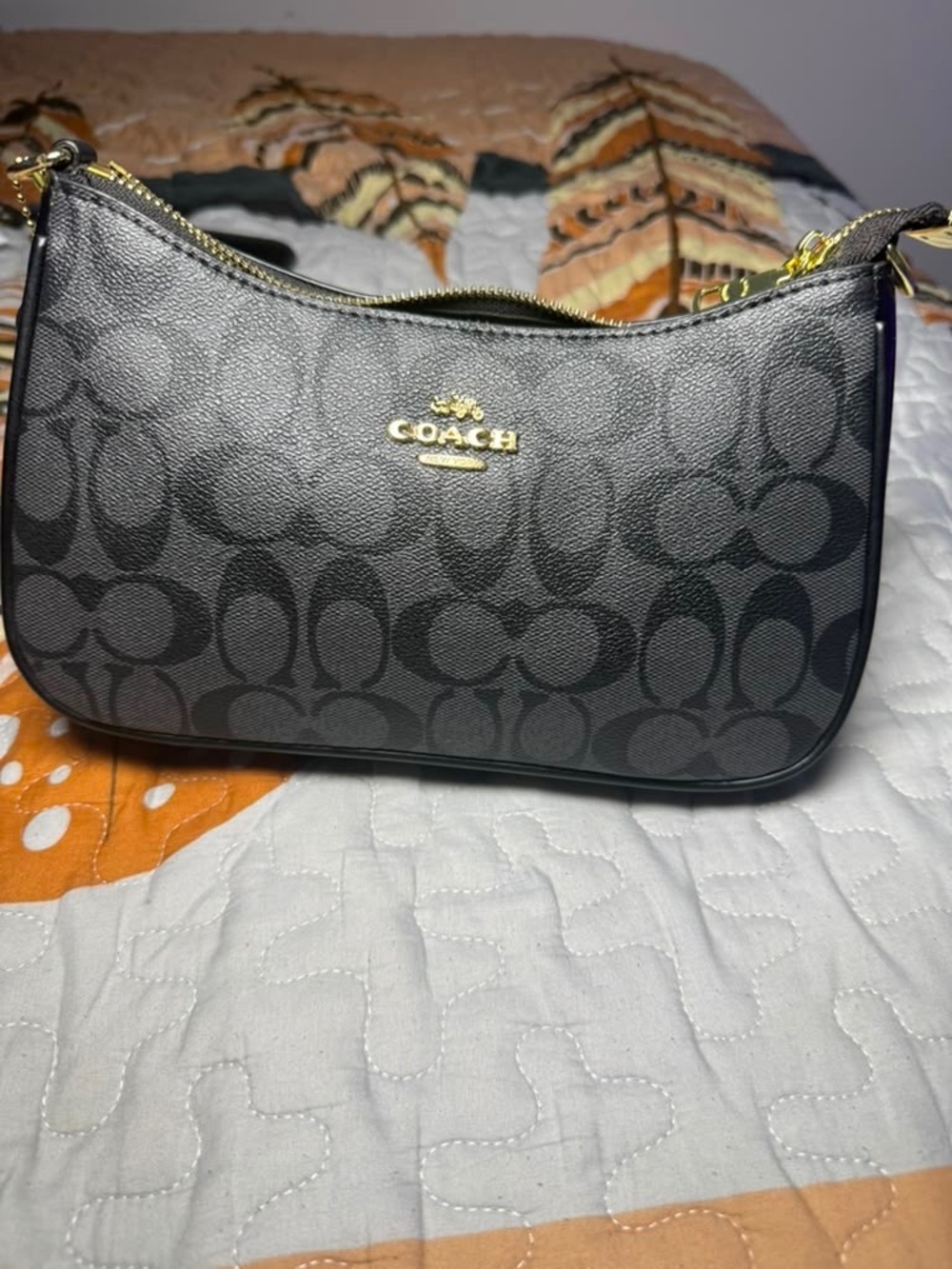 Coach Black Signature Chain Shoulder Bag with Gold Hardware - Picture 3 of 6